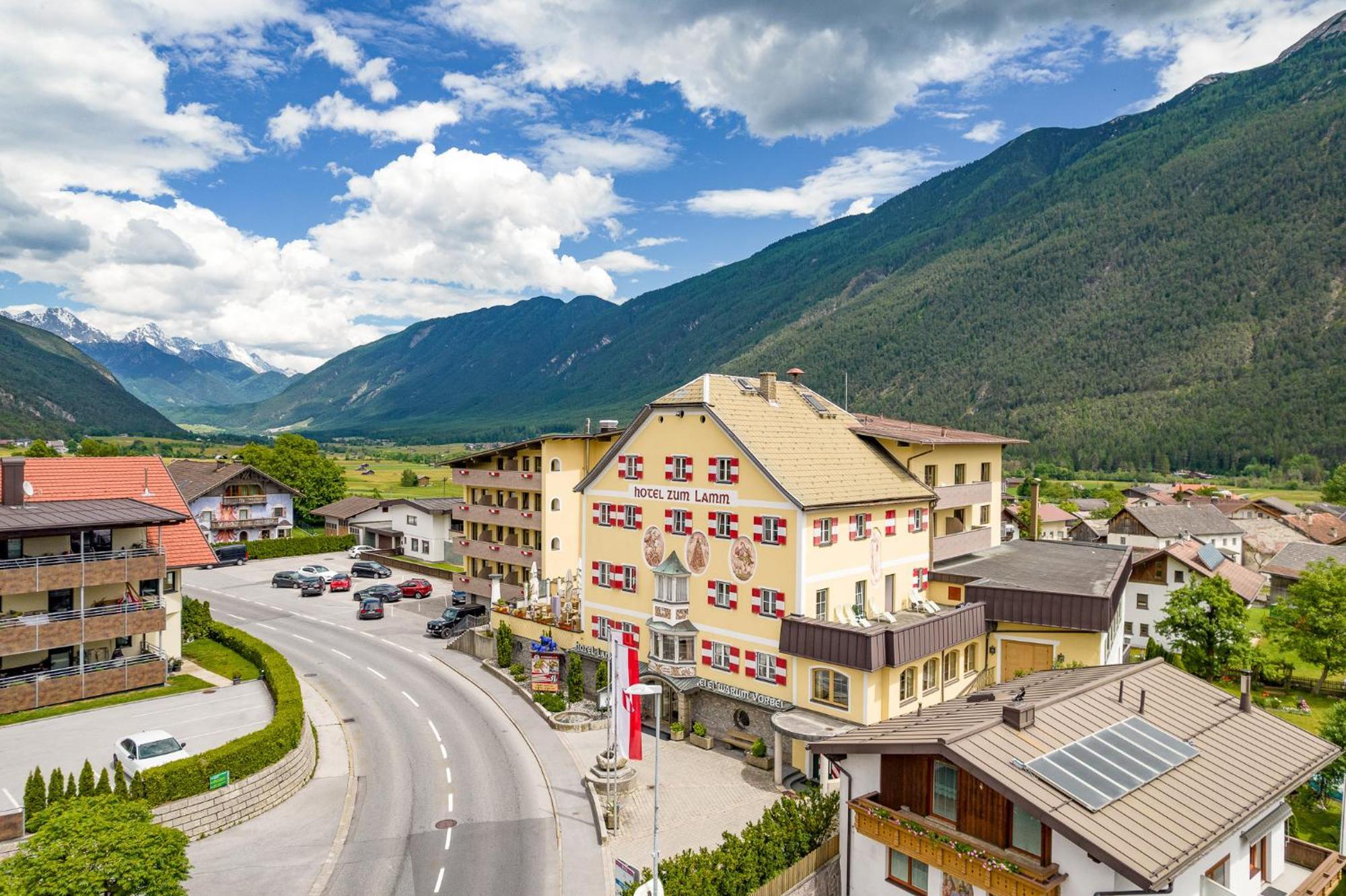 Hotel Zum Lamm Тарренц Экстерьер фото