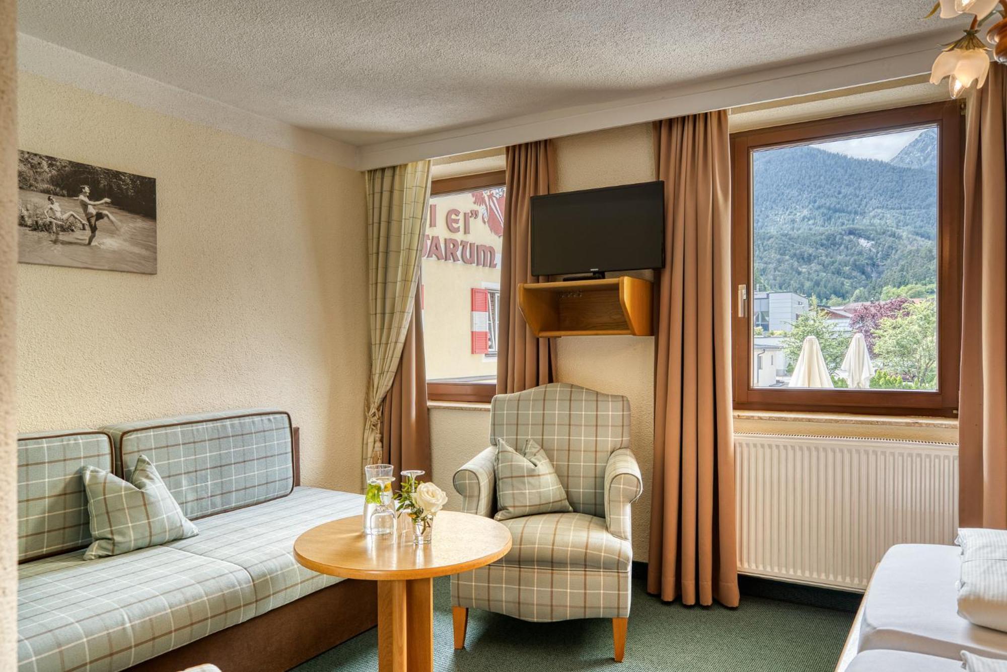 Hotel Zum Lamm Тарренц Экстерьер фото