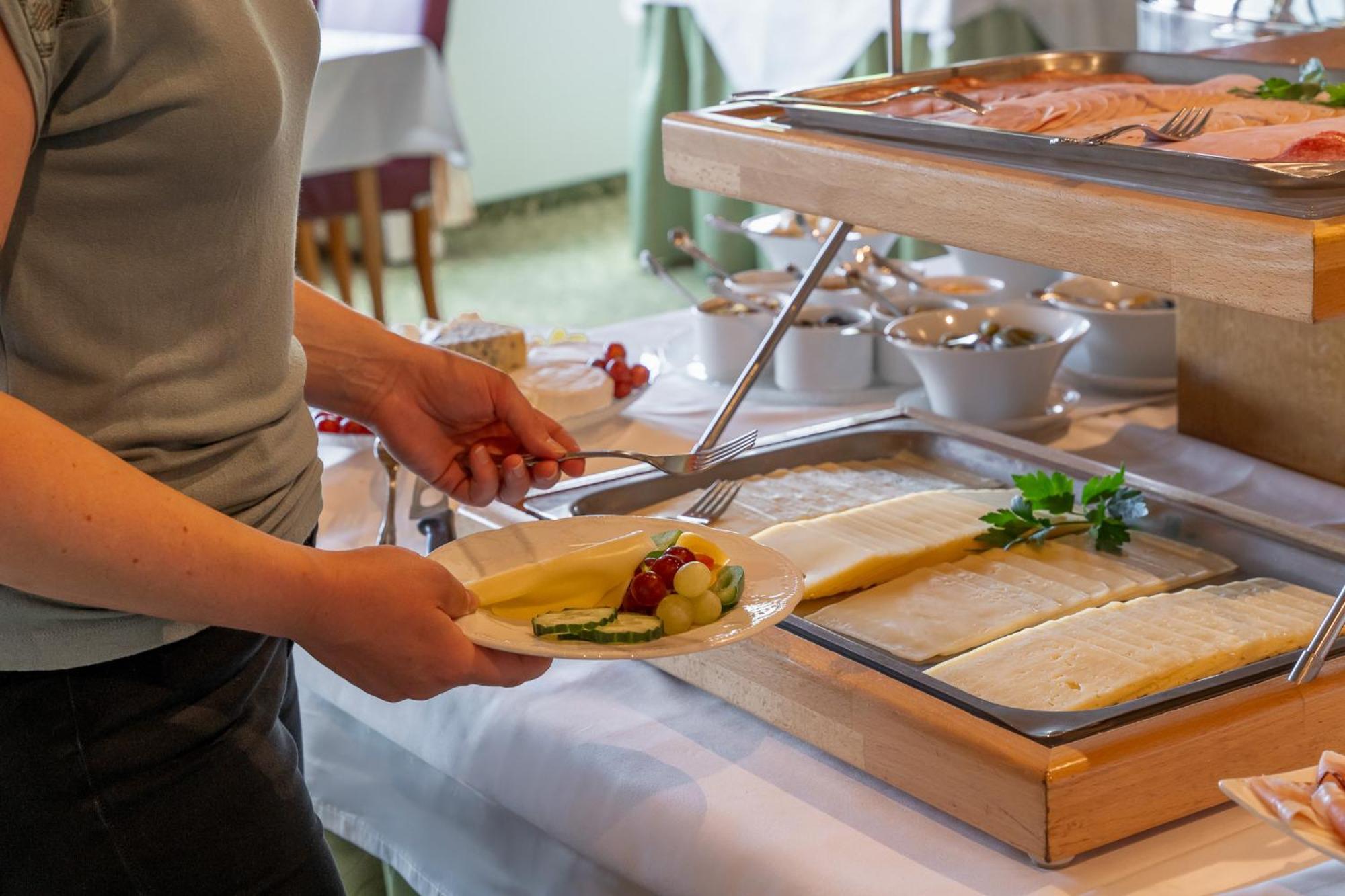 Hotel Zum Lamm Тарренц Экстерьер фото