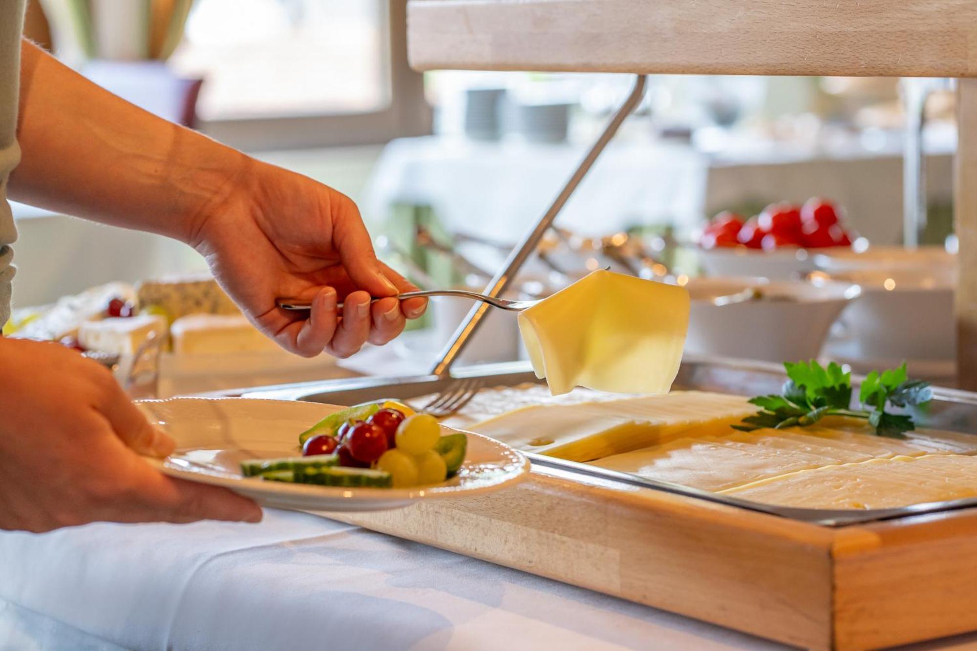 Hotel Zum Lamm Тарренц Экстерьер фото