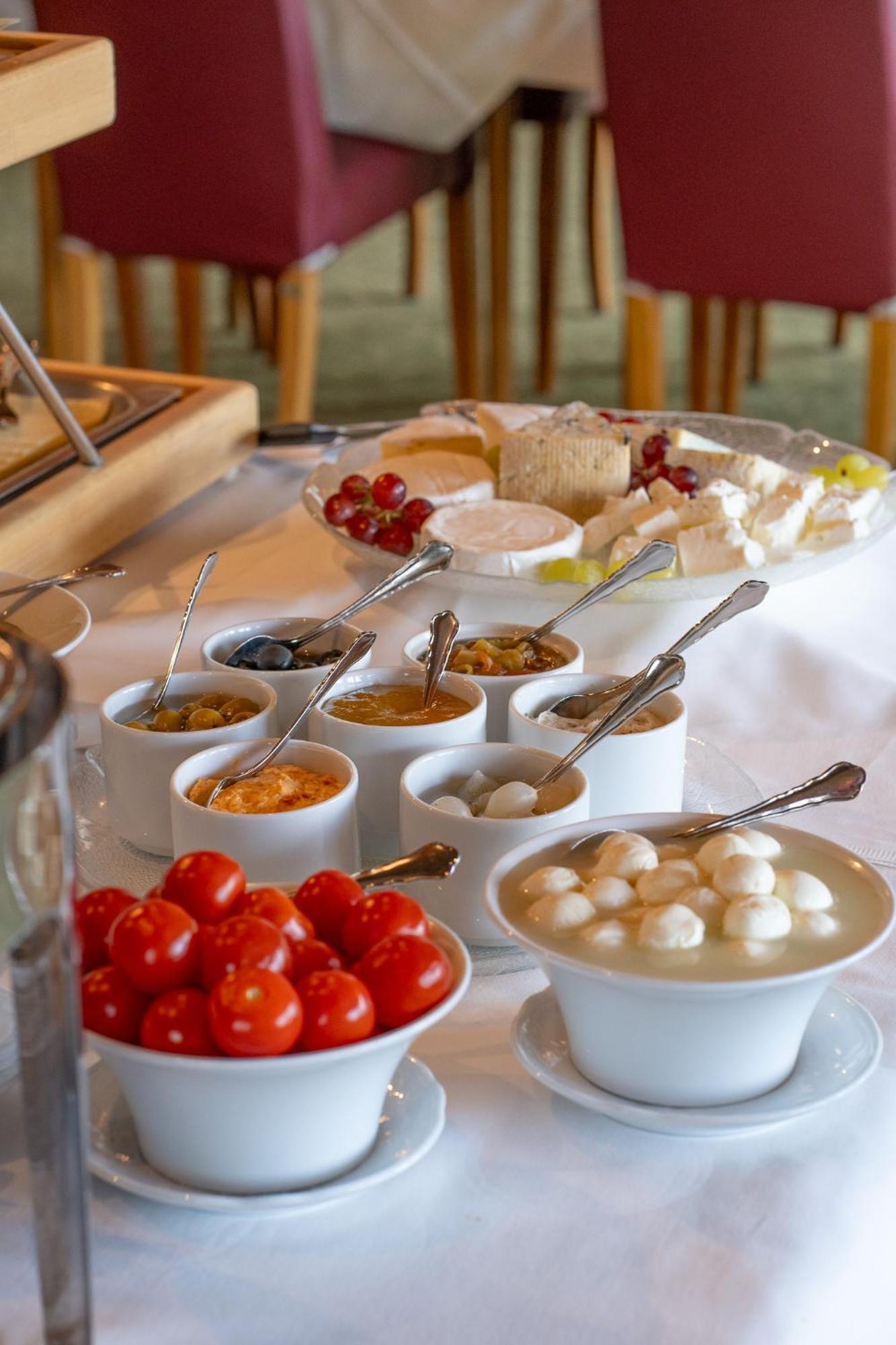 Hotel Zum Lamm Тарренц Экстерьер фото